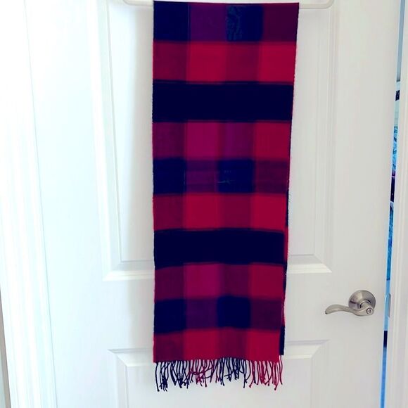 Kennedy Scotland 100 Cashmere Scarf Red Plaid Fringe NWOT GIFT ! - Picture 2 of 6